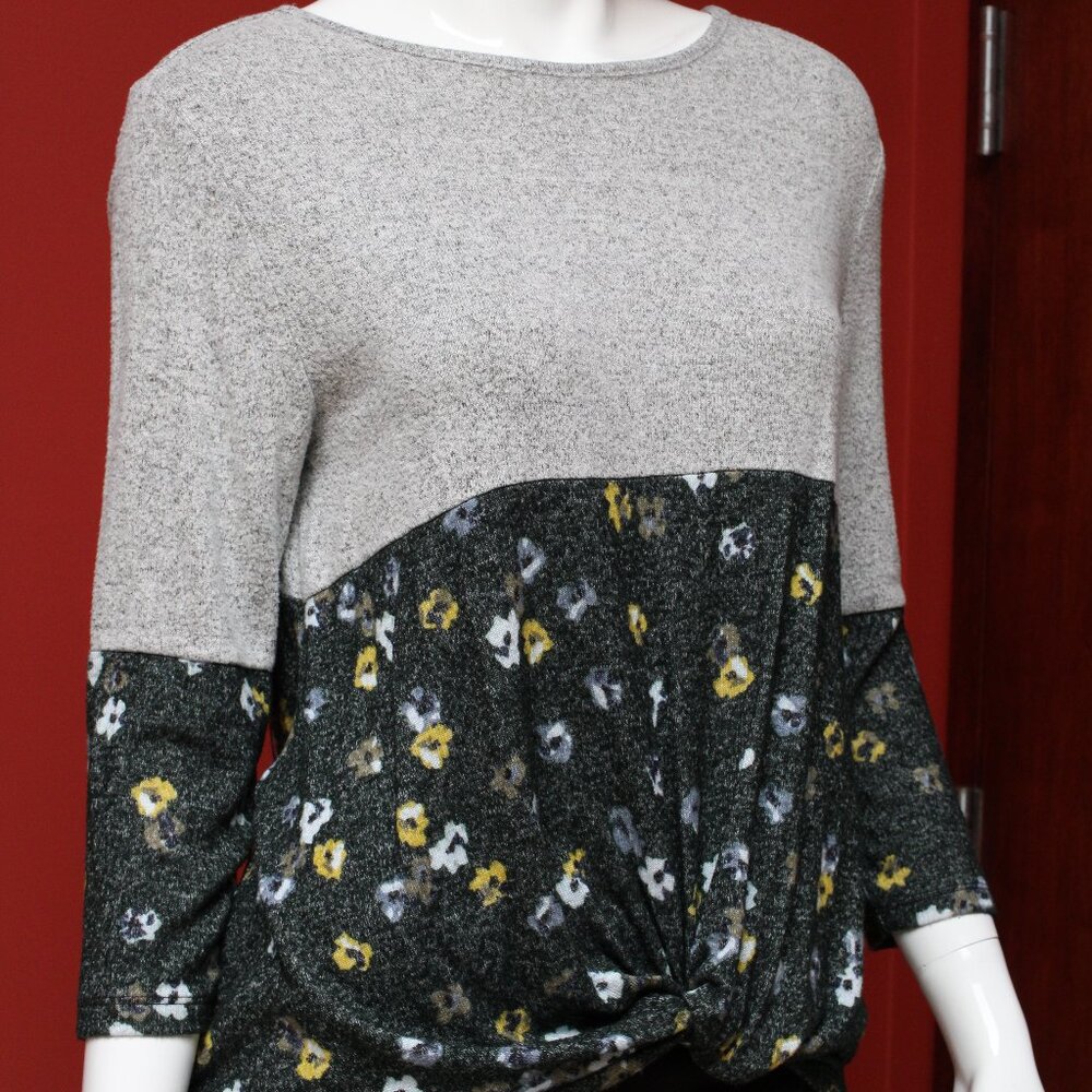 Market & Spruce Patterned Sweater - Picture 2 of 9